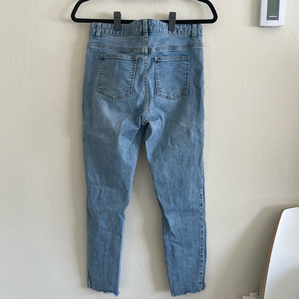 Premium Blue denim jeans from Taiwan - makes your butt look big!!
